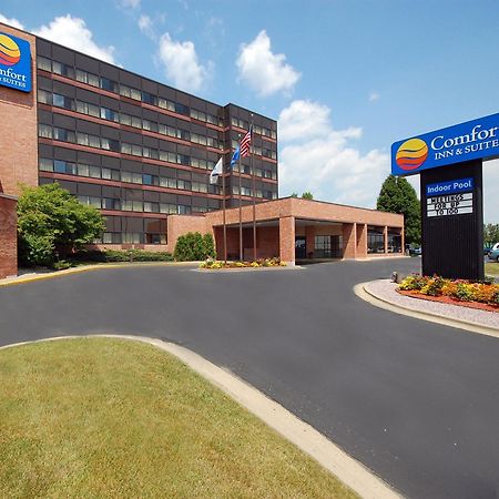 Comfort Inn & Suites Madison - Airport Екстер'єр фото