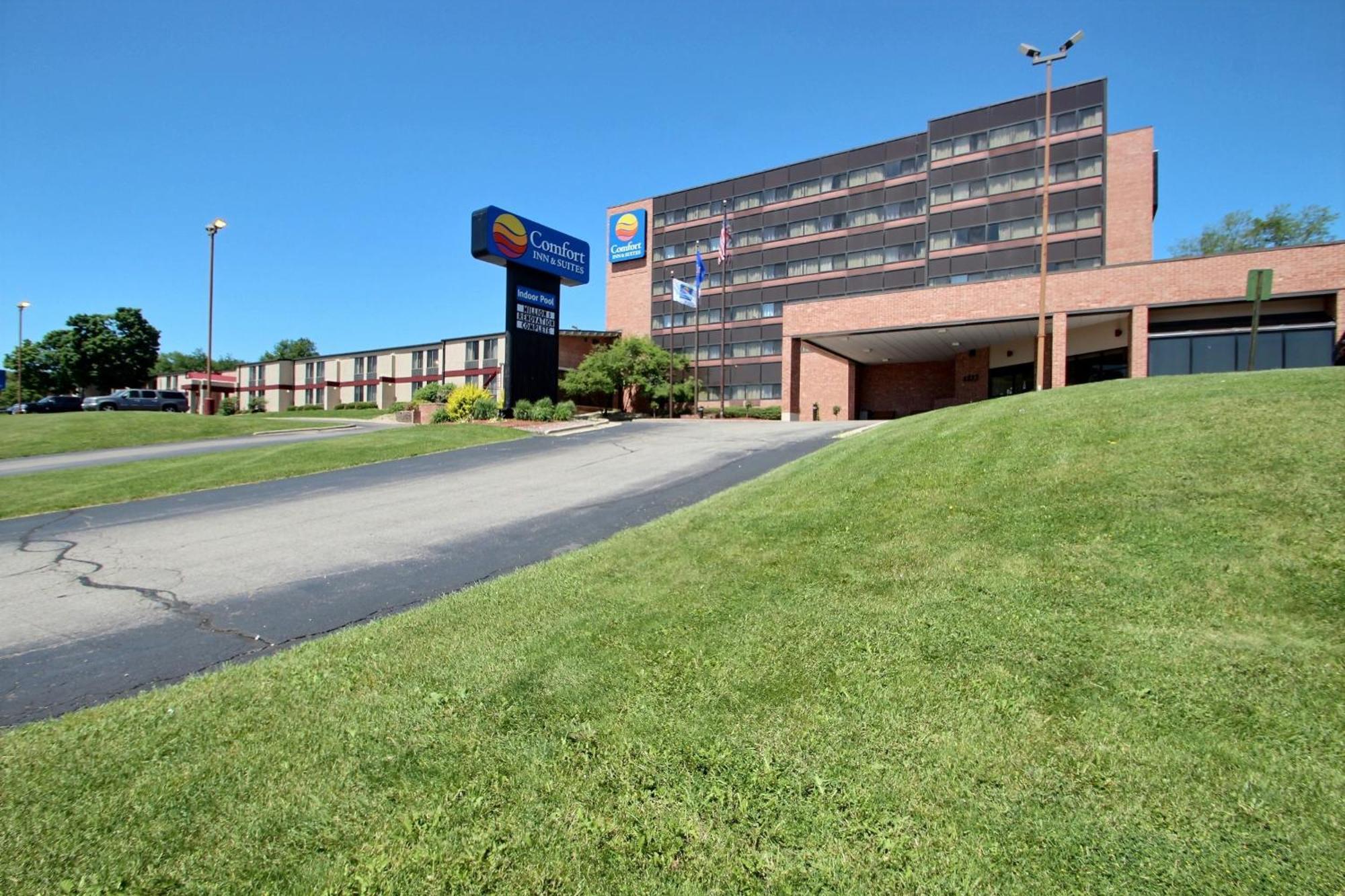 Comfort Inn & Suites Madison - Airport Екстер'єр фото